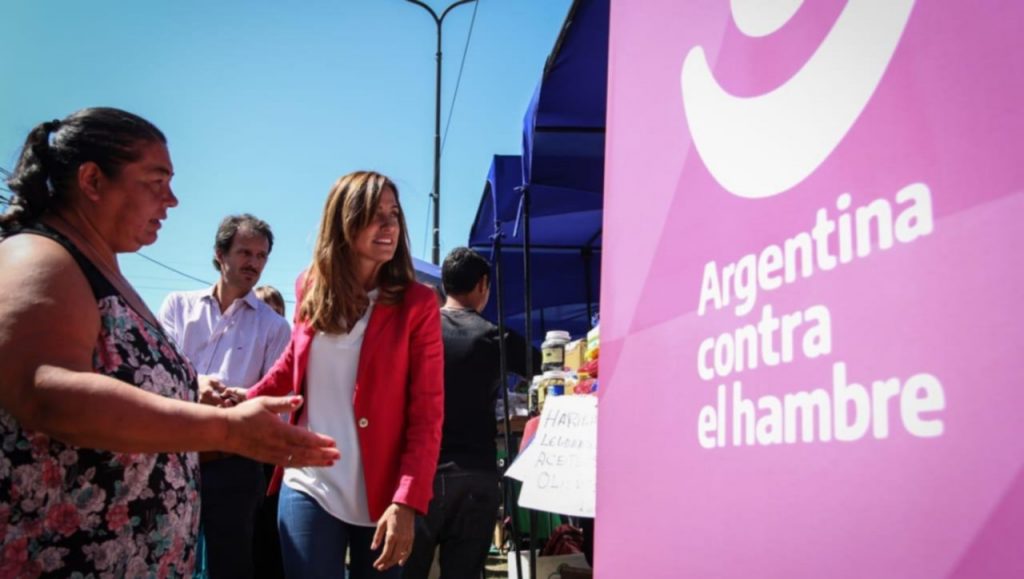 Tarjeta AlimentAR: Vuelven a entregarlas en La Plata
La Tarjeta AlimentAR que forma parte del Programa Argentina Contra El Hambre, volverá a ser entregada en la oficina de Anses de 9 e/ 58 y 59 a partir de la semana que viene.